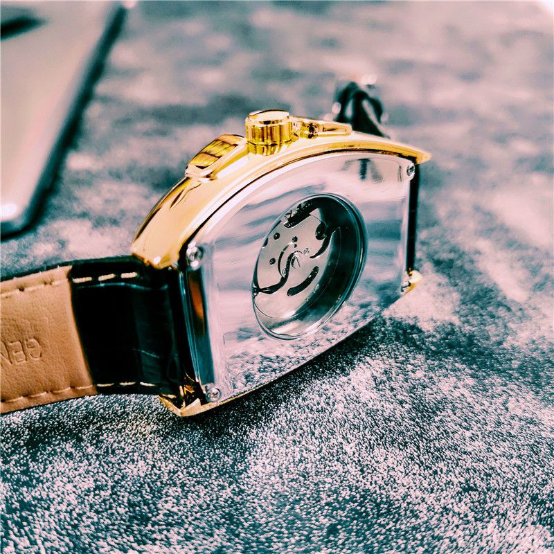 고급스러운 남성용 기계식 시계, 배럴형 스켈레톤 가죽  - Cartier Watch Tank 리뷰 및 가격